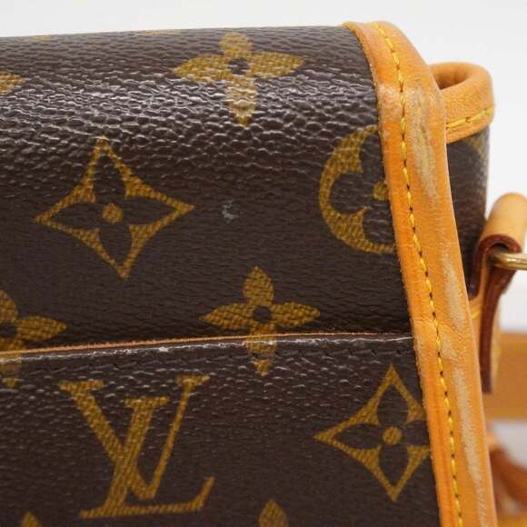 LOUIS VUITTON Authentic Brown Monogram Shoulder Bag